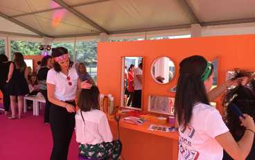 Animation Stand coiffure pour votre événemement Beauté - année 70 pour Hermès