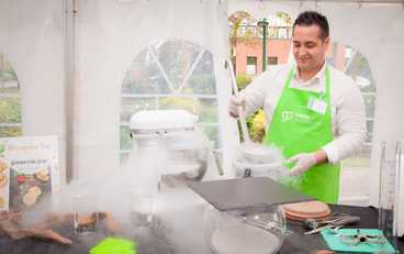 Animation Animation cuisine moléculaire pour votre événemement Gourmandise - cocktail moléculaire fumant