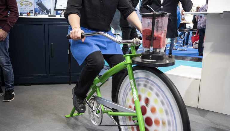 Animation Vélo à Smoothie pour votre événemement Healthy - vélo smoothie - salon professionnel