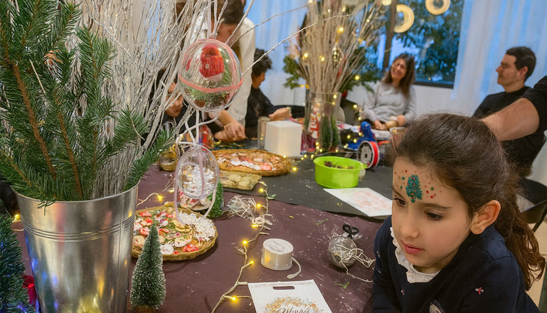 Animation Animation Création de Boule de Noël pour votre événemement Do It Yourself - création boule de Noel en entreprise - Atelier DIY Noël